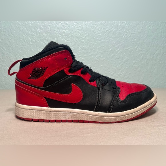 NIKE Air Jordan 1 Mid Banned 2020 Kids Size 3 - Picture 8 of 16